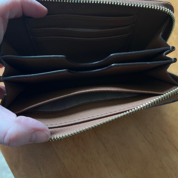 Michael kors wallet - Picture 4 of 4